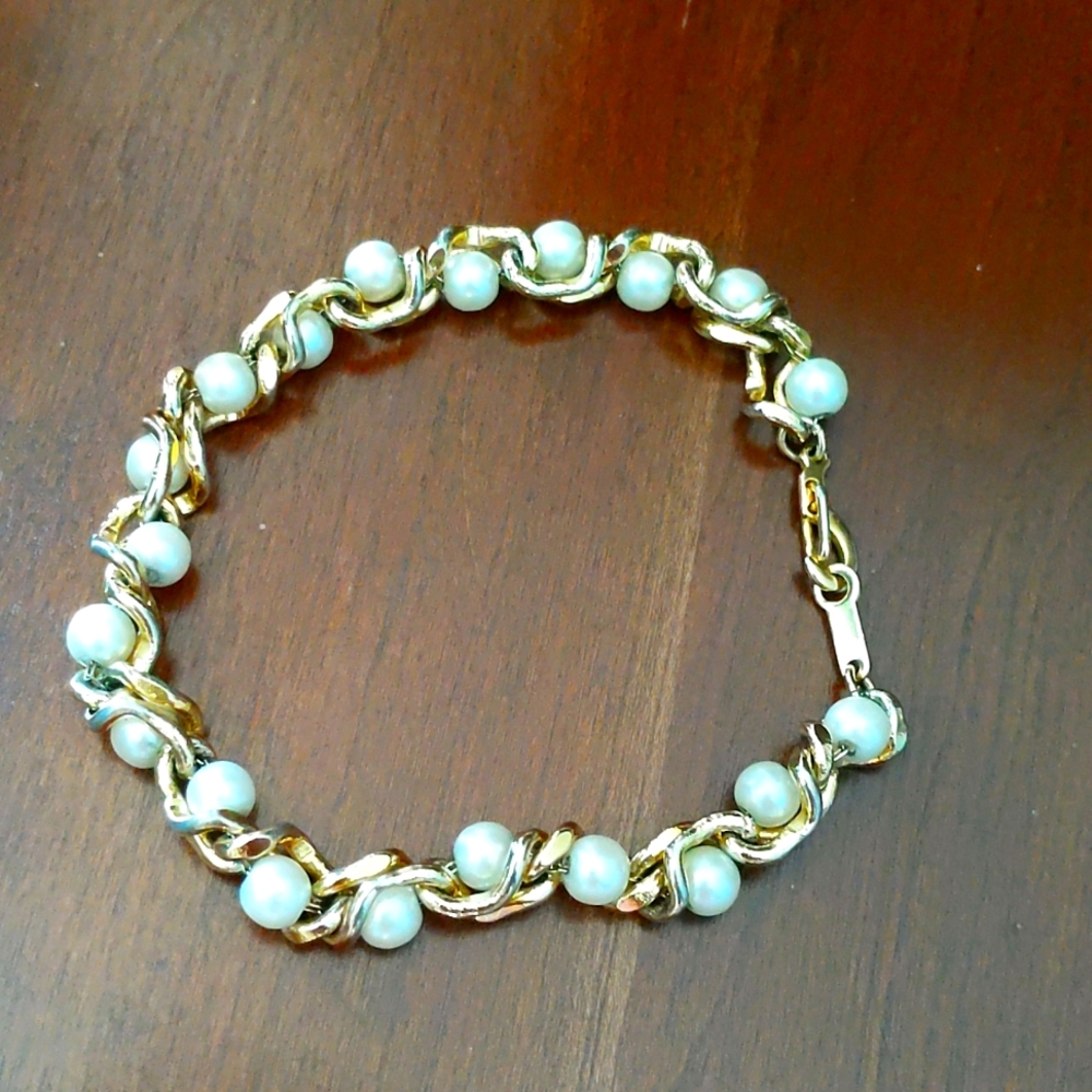 Gold and peal bracelet